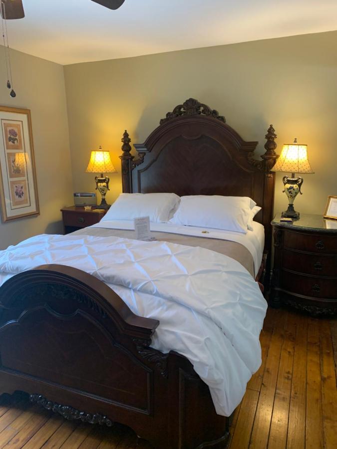 The Red Coat Bed and Breakfast Niagara-on-the-Lake Buitenkant foto